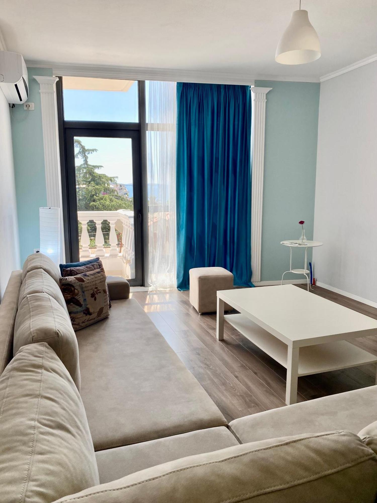 Amarilis Luxury