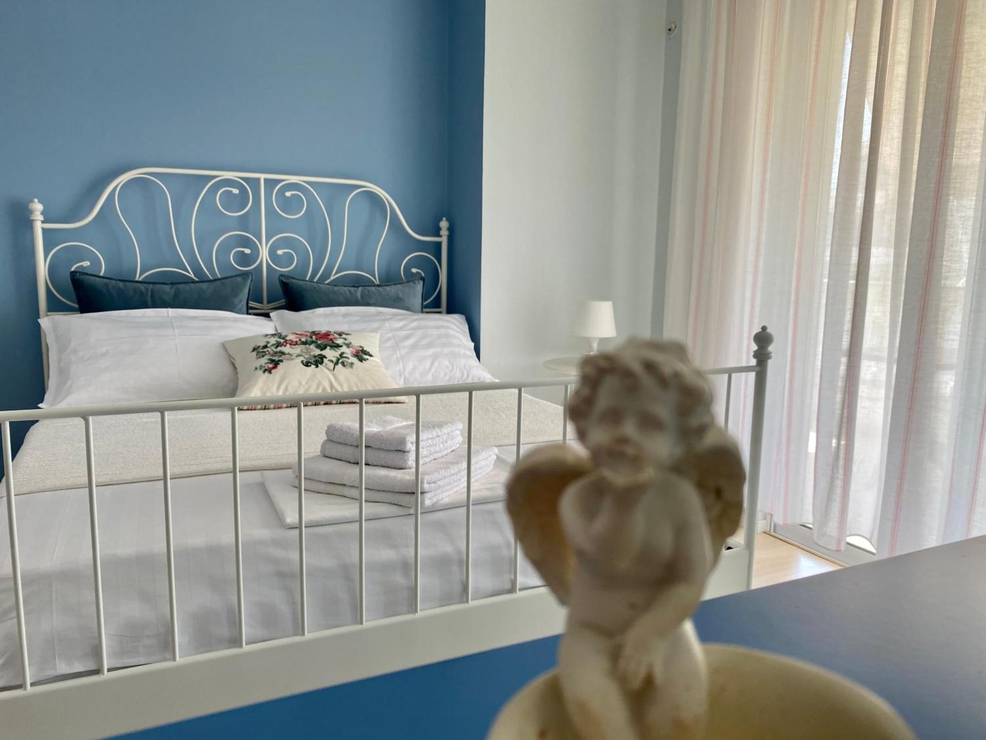 Amarilis Luxury *