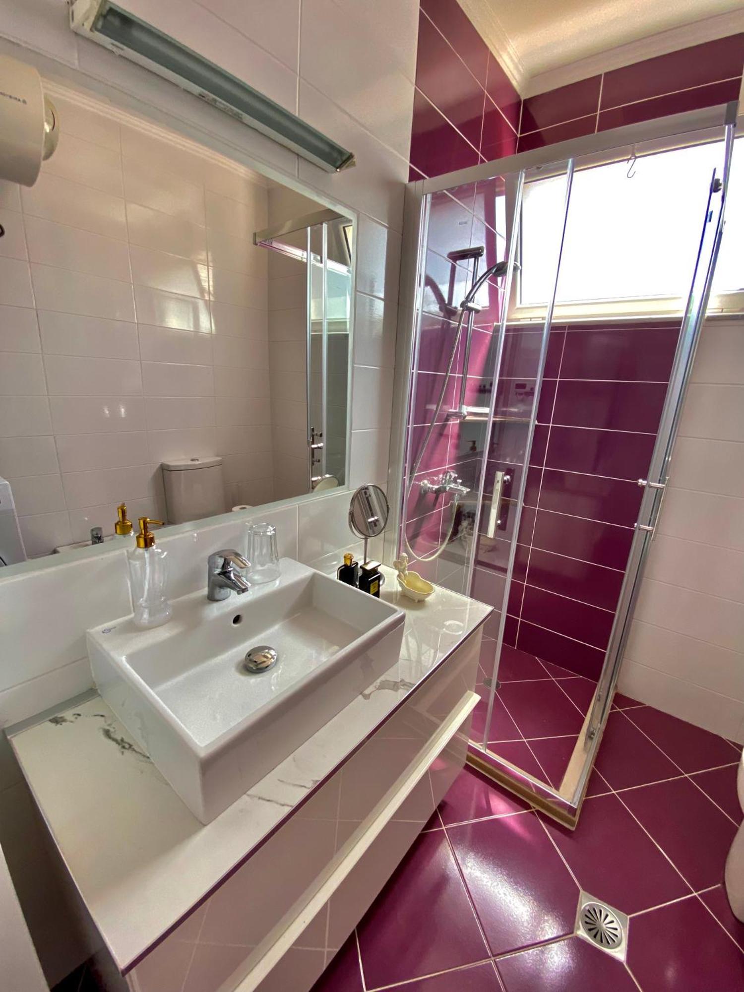Amarilis Luxury
