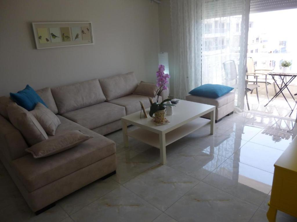 Amarilis Luxury